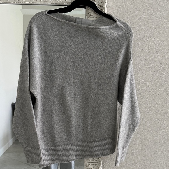Modern Citizen Sweaters - Modern Citizen Light Gray Women's Sweater